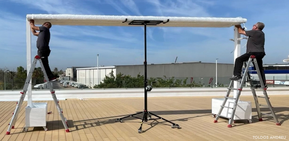 Adaptor designed to lift awnings with our ELC lifters. ELC-720 + BC-11 + R-720